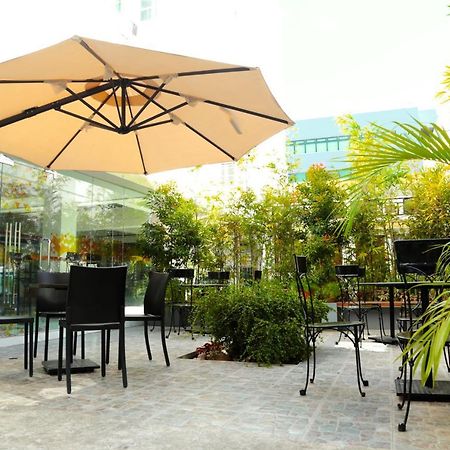Travelbee Fuente Inn Cebu Exterior photo